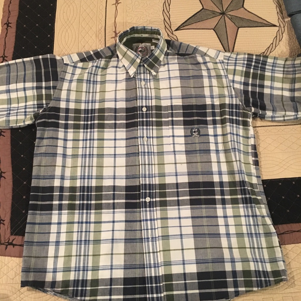Cinch Plaid button down shirt. Size Small but fits like Medium.